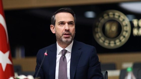 وزير الطاقة التركي: بدأنا تزويد سوريا بالغاز ونتوقع تدفق الاستثمارات قريبًا