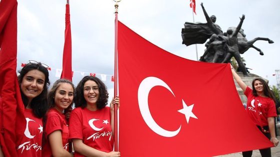 تركيا تحتفل اليوم بعيد الشباب: عطلة رسمية وخدمات نقل مجانية في بعض المدن